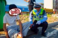 2022中考｜考生趕考途中摔傷  交警醫生“保駕護航”