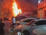 马鞍山一饭店发生火情 初步排查系油锅起火导致液化气钢瓶爆燃
