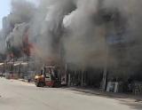 合肥周谷堆建材家具批发市场发生火灾 不少库存货物被烧