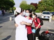 安醫大二附院40名援滬醫療隊員解除隔離返肥