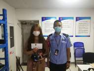 高考考生不慎遺失準考證 合肥地鐵輔警撿到歸還