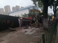 六安市區(qū)梅山路與人民路口DN600管道凌晨爆管，正在搶修