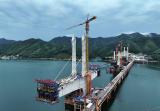 池黃鐵路太平湖特大橋三個主塔全部封頂