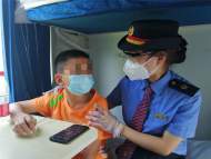 宿松至北京豐臺(tái)站K1072次列車：11歲小男孩獨(dú)自坐火車，列車阿姨一路呵護(hù)