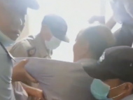 蚌埠一老人清晨欲輕生  多民警合力救下