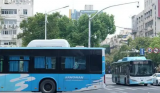 公交车路口通行限速引热议 南京公交集团发文致歉