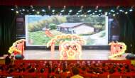 第八屆“舞動(dòng)山水幸福金寨”廣場(chǎng)舞大賽舉行
