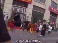 六安一面館內四人突然倒地口吐白沫 均系一氧化碳中毒