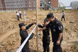 淮北一工地发现两枚炮弹   特警高温下排除