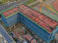 合肥四中新建男生宿舍樓結(jié)構(gòu)順利封頂