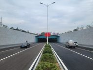亳州市湯王大道渦河隧道開通試運行
