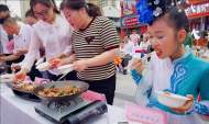 左萃蓮：食螺記