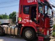 霍邱一車主借錢10萬元不還  貨車被扣押后現身還賬