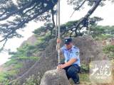 “守松人”胡晓春：守好迎客松就是守护绿水青山