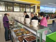 菜品多、很干凈、味道好、價格優 合肥老年食堂的飯菜走新更走心