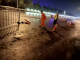芜湖公路部门雨夜及时清理路面 保障通行安全