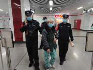花甲老人乘坐地鐵迷路 合肥軌道公安幫尋家屬