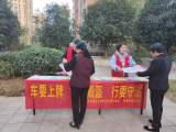 望城街道和谐社区：车要上牌，人要戴盔，行要守法