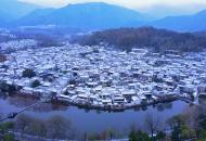 安徽宏村：寒風初雪紛飛盡 舊貌鄉村變新顏