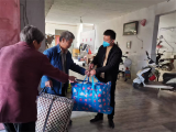 榴城鎮新城社區開展送棉被暖民心慰問活動