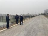 巢湖交警结合道路安全特点排查“临崖临水路段”安全隐患整治工作