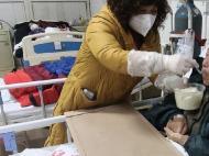 安慶：社區(qū)工作人員走訪時(shí)發(fā)現(xiàn)八旬孤寡老人摔倒?緊急進(jìn)行施救