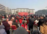 新春走基層|臨泉：大年初一近千人齊聚廣場看雜技表演