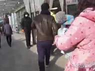 一歲多男童誤食降壓藥昏迷 家長送醫(yī)途中遇堵車緊急求助