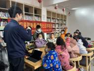 合肥市瑤海區和平路街道社區：火紅燈籠賀新春 情暖社區年味濃