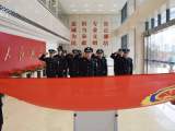 安徽边检警察坚守岗位 迎接“中国人民警察节”