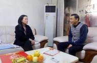 工行安慶分行開展走訪慰問離退休老干部老黨員和生活困難黨員活動