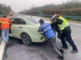 着急返乡过年 驾驶员疲劳驾驶追尾大货车