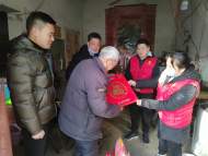 裕安區(qū)單王鄉(xiāng)：搭橋愛心企業(yè) 情暖“一老一小”