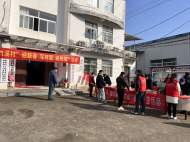 貴池區牌樓鎮：寫春聯貼春聯年味濃