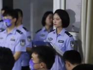 安徽阜南一車不慎墜入水溝五人被困 跪地救人的“大愛”女孩原是安徽警校生  