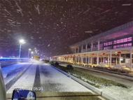 巢湖東站：鏟雪除冰在行動 齊心協力保暢通