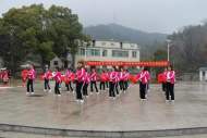 宜秀區(qū)楊橋鎮(zhèn)倉房社區(qū)開展“迎新春賀新年”社區(qū)文藝演出活動