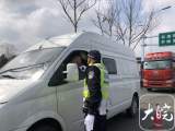 合肥、宣城交警在崗集鎮聯合午間查酒駕