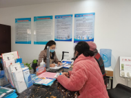 雪華鄉煙墩社區開展第三代社保卡更換宣傳