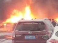 蘭州一路段30余輛車相撞 多輛車起火 目擊者講述現(xiàn)場情況