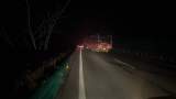 男子开轿车追尾半挂车 一查竟是无证驾驶