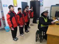 巢湖交警走進(jìn)中小學(xué)校開展“開學(xué)第一課”交通安全宣傳教育