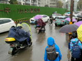 黄山市屯溪四中门前道路积水严重