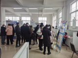 蚌山区雪华乡（宏业村街道）第三社区组织居民参加招聘会