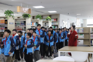 臨泉縣文壇小學生研學踏青陶醉春天