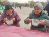 合經區錦繡社區天門湖居民區：“喜迎元宵節，暖心送湯圓”——傳統節日主題活動