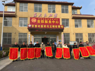 阜南一車墜入水溝獲熱心人施救后續：被救駕駛員送錦旗感謝