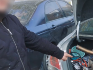 安慶一男子頻繁租車后直奔修理廠？原來是為了干這件事