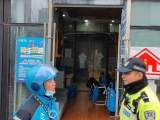 合肥一外卖小哥捡到包求助交警   失主多平台点外卖留言感谢