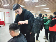 肥西縣柏堰科技園：二月二愛心義剪 服務(wù)“上頭”更暖心